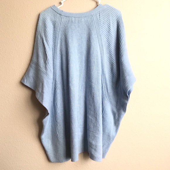 Vineyard Vines poncho size M/L - Picture 4 of 7